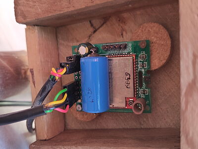 The temperature sensor must have maximum ventilation. In this case it is located on the main board 