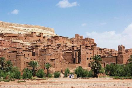 Ksar of Ait-Ben-Haddou, Марокко (фото: wikipedia.org). Старинная крепость на пересечении караванных путей. По данным ЮНЕСКО, наиболее старые здания датируются XVII веком. Материал: саман